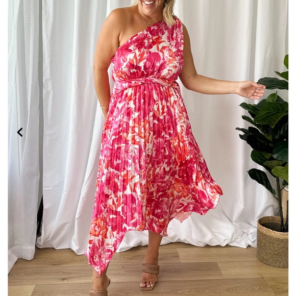 Gingham and Heels One shoulder midi - floral - Picture 9 of 14